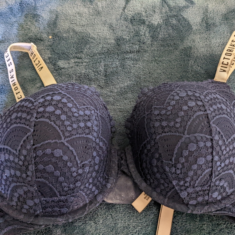 Victoria's Secret Full Coverage Pushup Tshirt bra